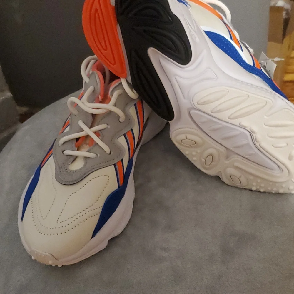 Boys Adidas - Picture 4 of 4